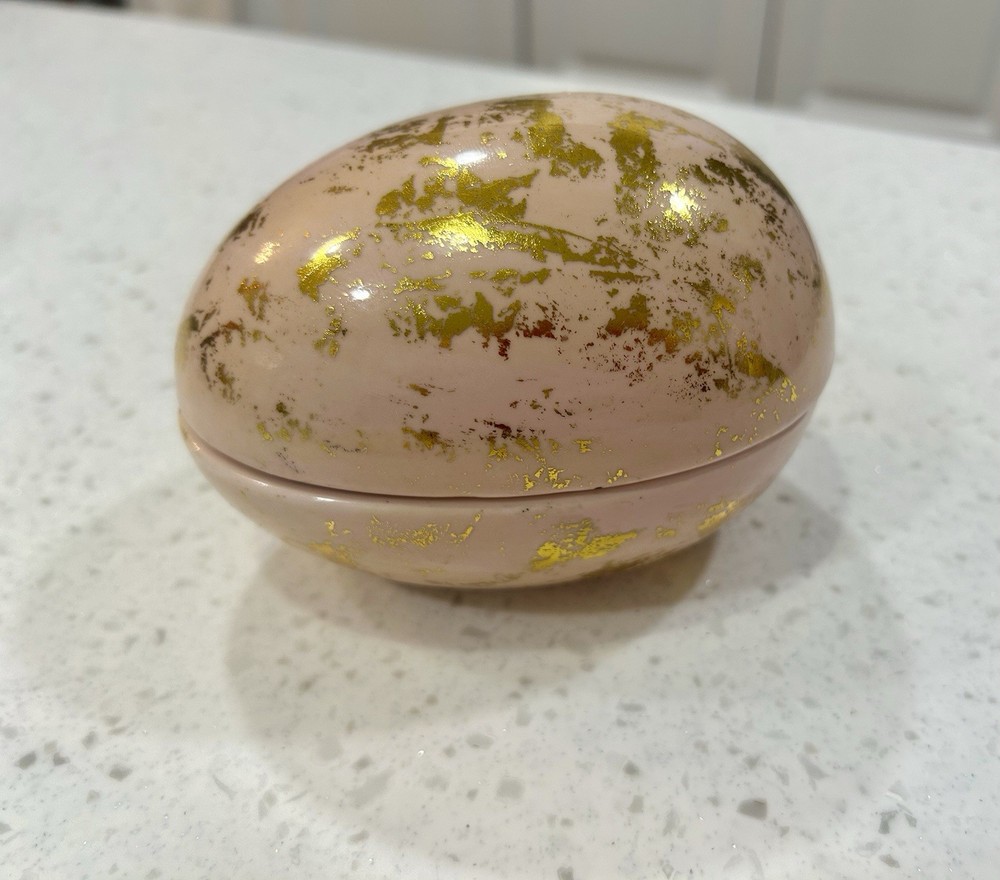 Avon Easter Egg Trinket/ Candy Box Ceramic Gold Leaf Pink Dish