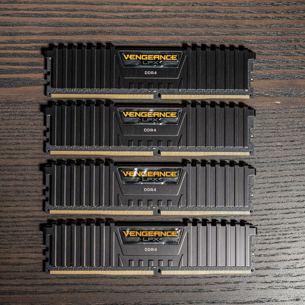 Corsair Vengeance LPX 64GB DDR4 4 x 16GBSDRAM Memory Module (CMK64GX4M4A2400C14)