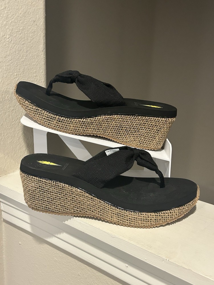 Volatile Tulane Sandals Womens Sz. 10 Black/tan Platform Wedge Thong Flip Flop