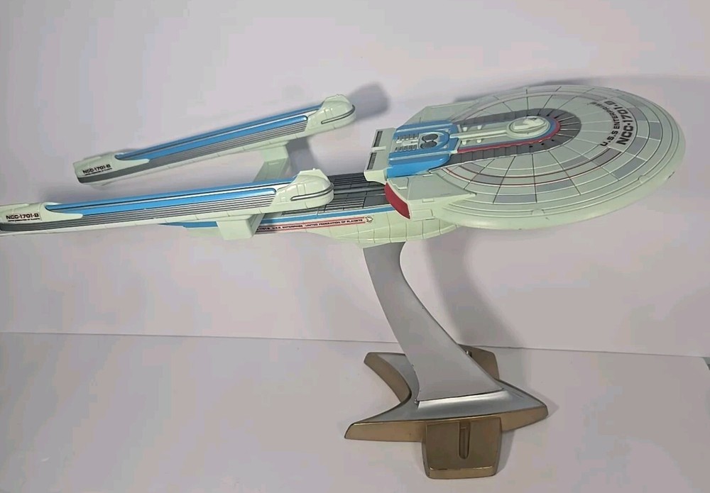 Star Trek Generations Movie starship USS ENTERPRISE NCC 1701-B  PLAYMATES 1994