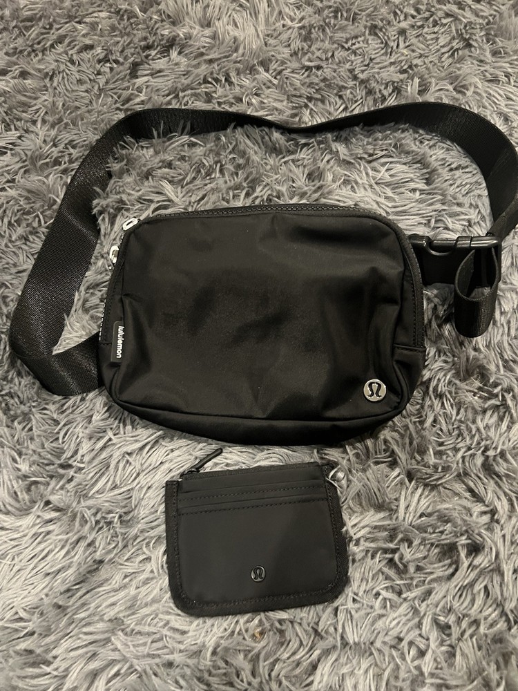Lululemon 2L Crossbody Bag with Card Holder Set 🧡