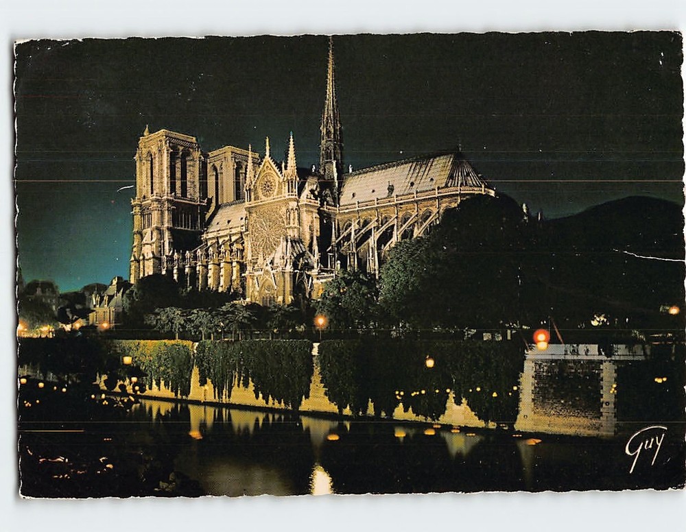 Postcard L abside de la cathédrale Notre Dame vue de nuit Paris France