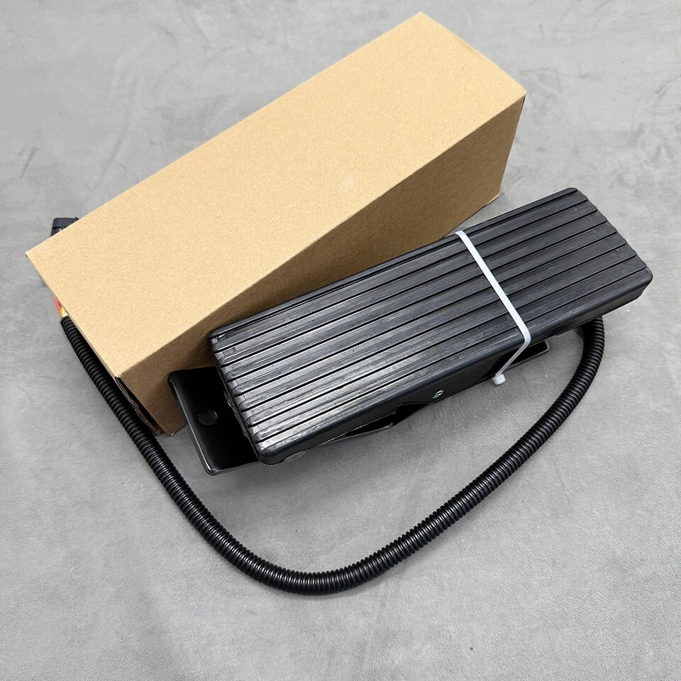 Williams WM-526 45° Electronic Accelerator Pedal 350827