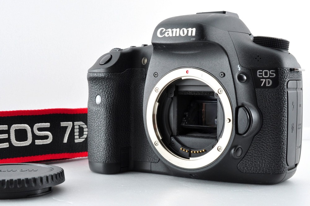 Canon EOS 7D - 18.0MP Digital SLR Camera Black Body Only S/N 3661508281
