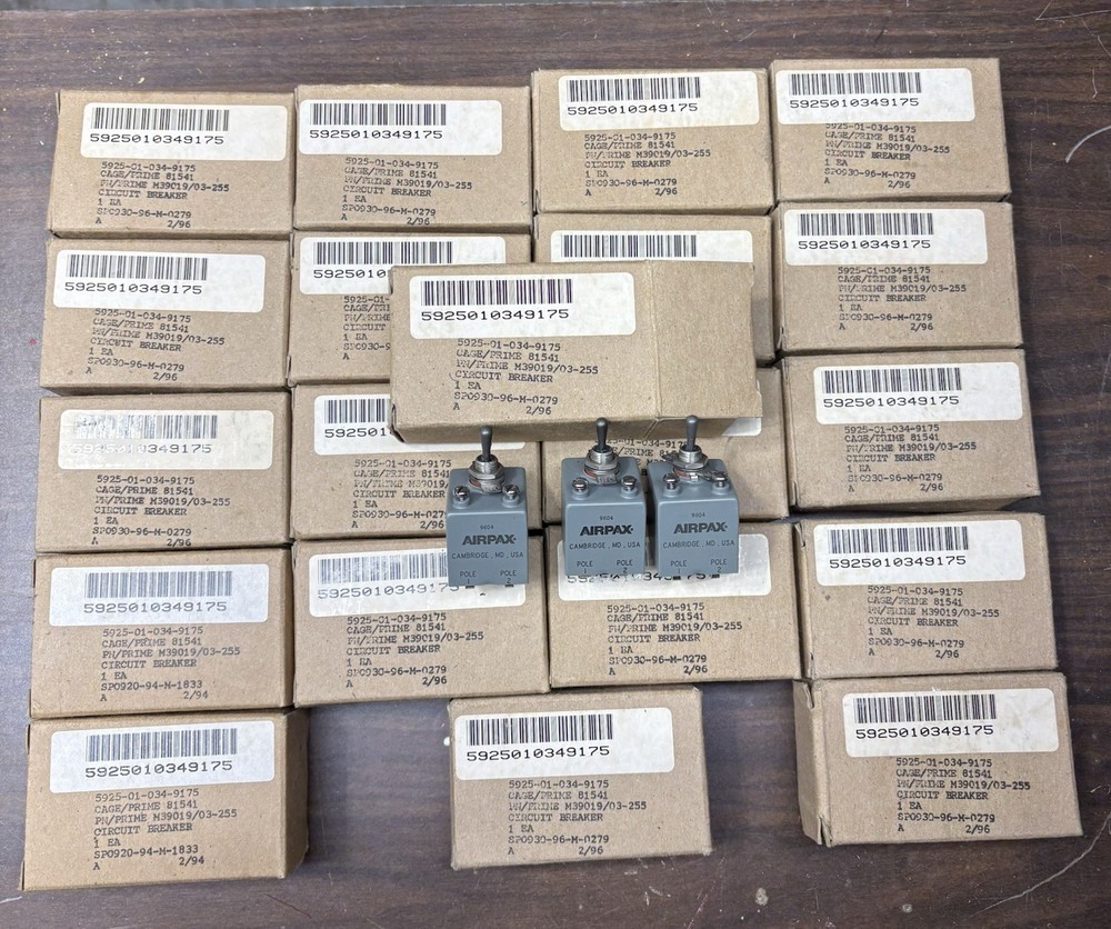 M39019/03-03-255 Airpax Circuit Breaker 15 Amps/ 240 Volts/ 50 Hertz 400/Dc