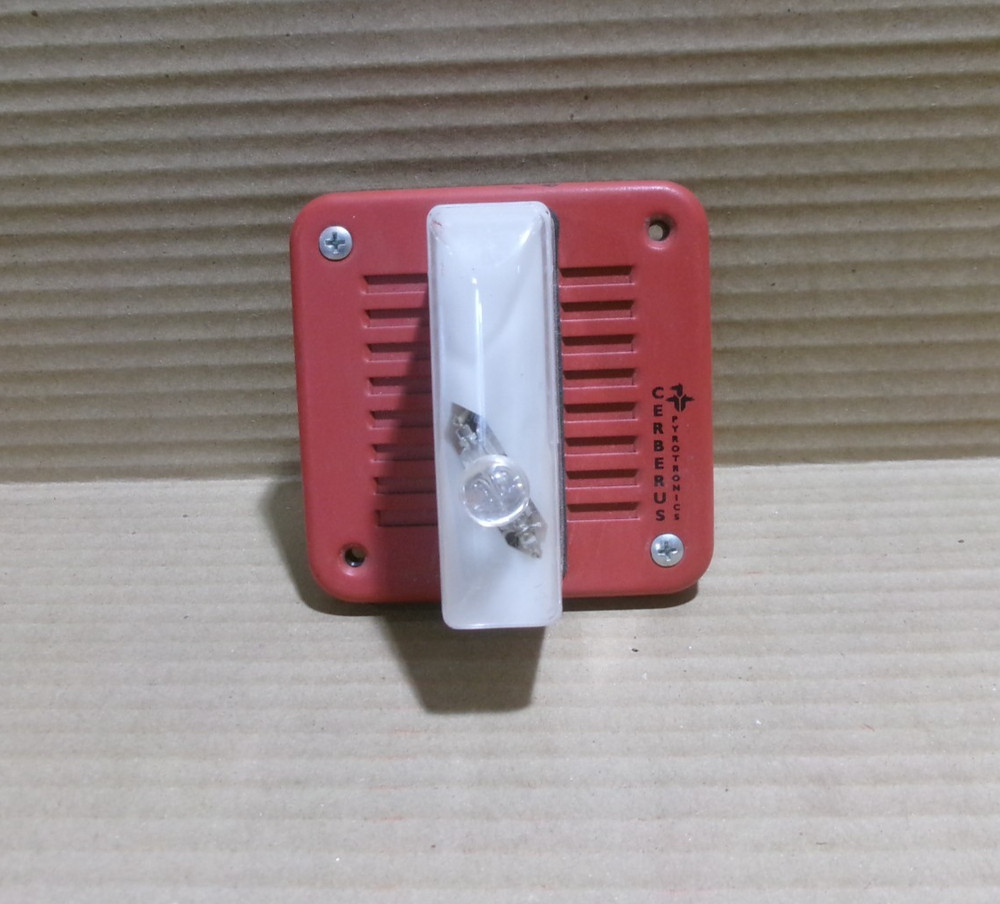 Cerberus Pyrotronics SM70-S17-S Horn Strobe Fire Alarm AK