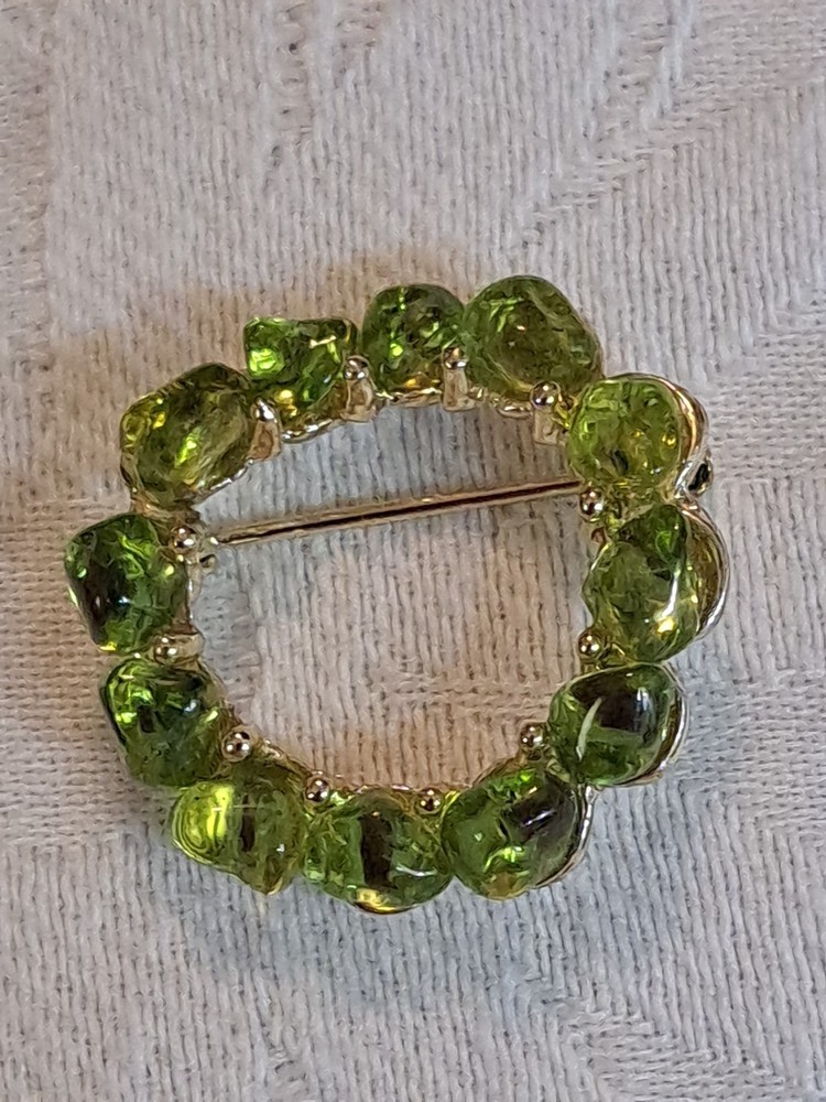 Vintage Gold-Tone Peridot Cluster Wreath Brooch Pin