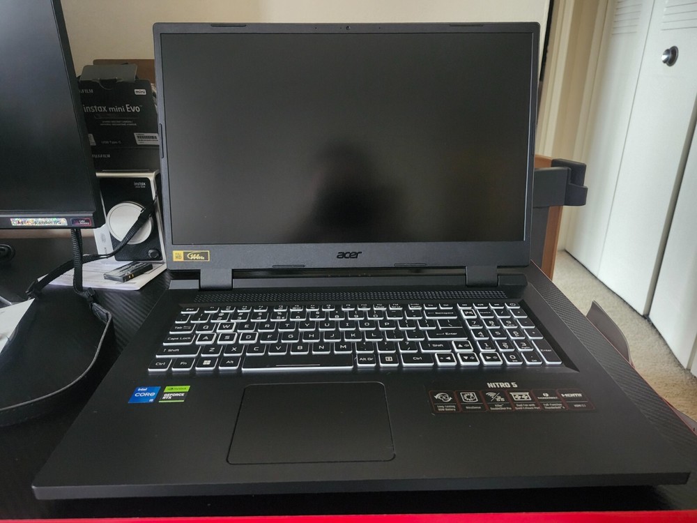 Acer Nitro 17.3