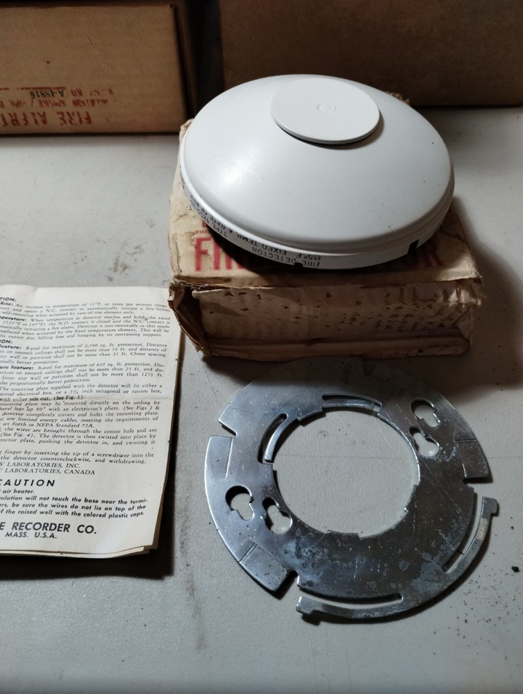 Vintage Simplex Fire Alarm Smoke Detector Type 4255-20 Model 477-087 for Sale