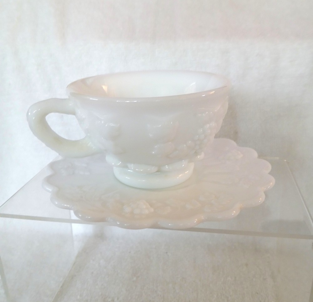 Westmoreland Vintage Milk Glass Grape O Panel Sauce Bowl