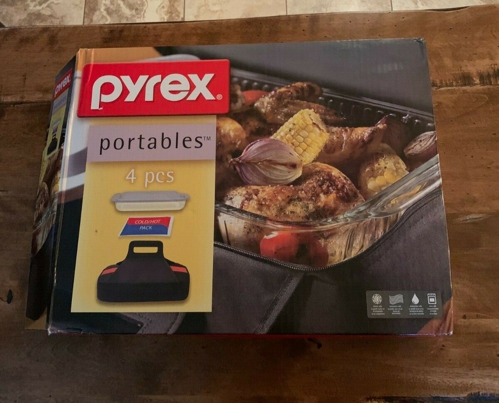 Pyrex 4-piece Portables Set with Black Carry Bag - New in Box