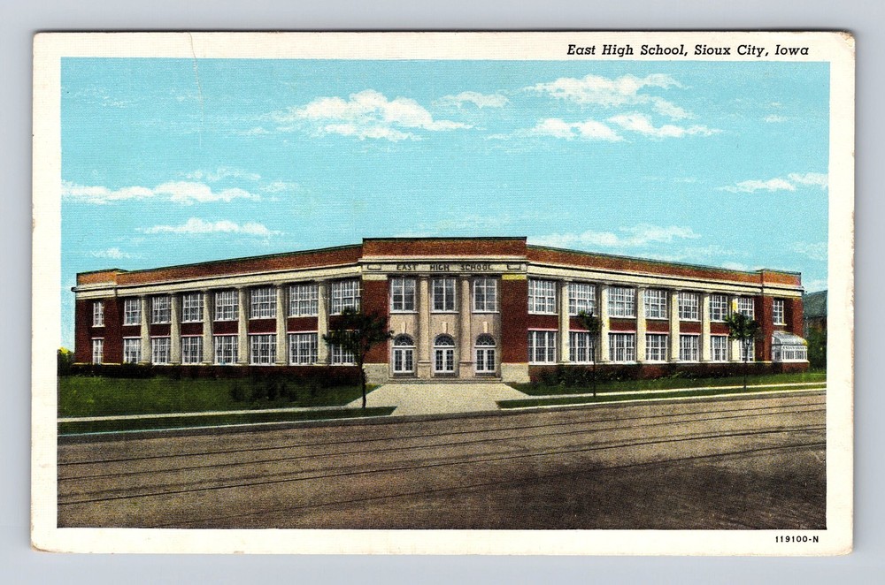 Sioux City IA-Iowa East High School Vintage Postcard Sovuenir