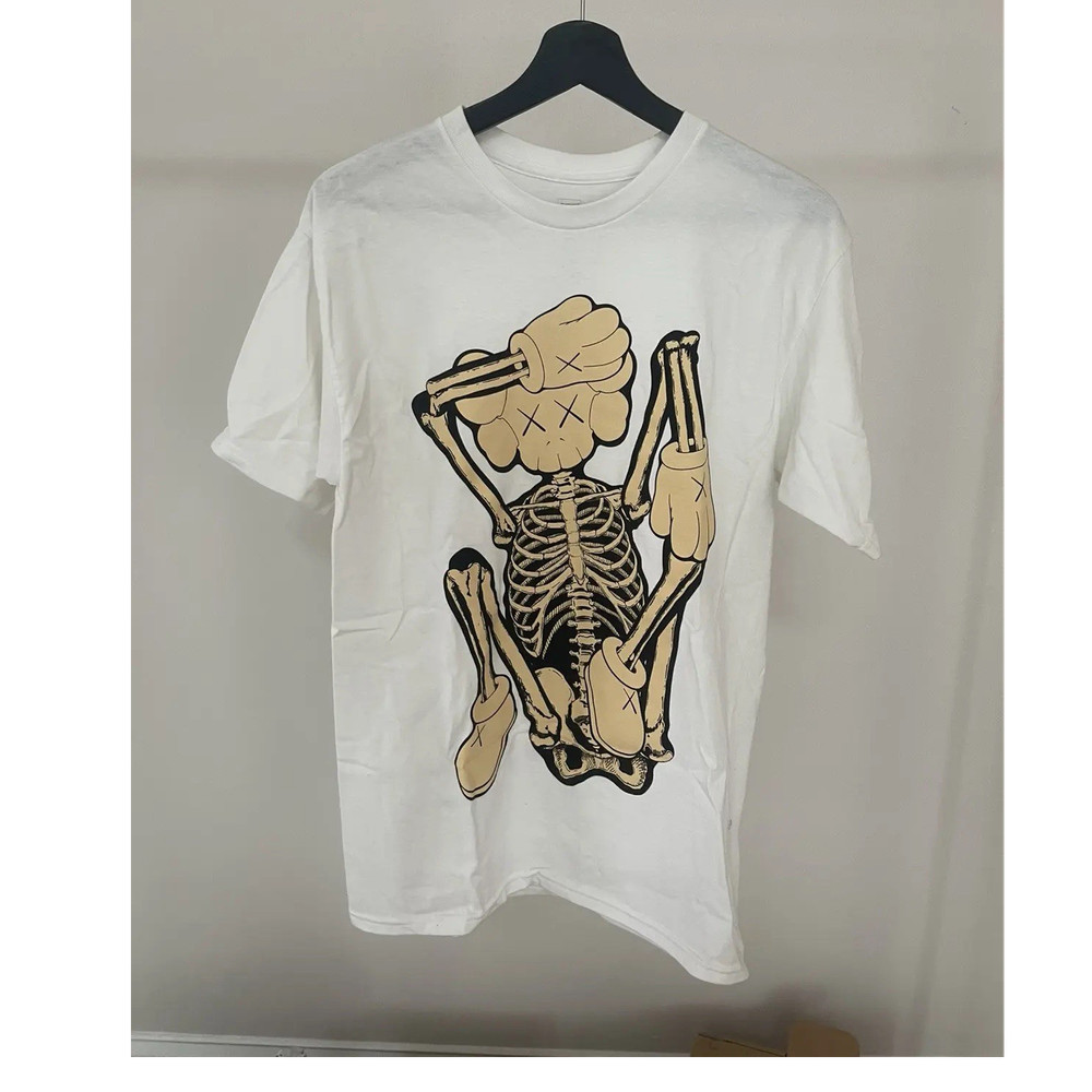 KAWS Skeleton New Fiction White Companion Graphic Tee Crew Neck Men's Size M