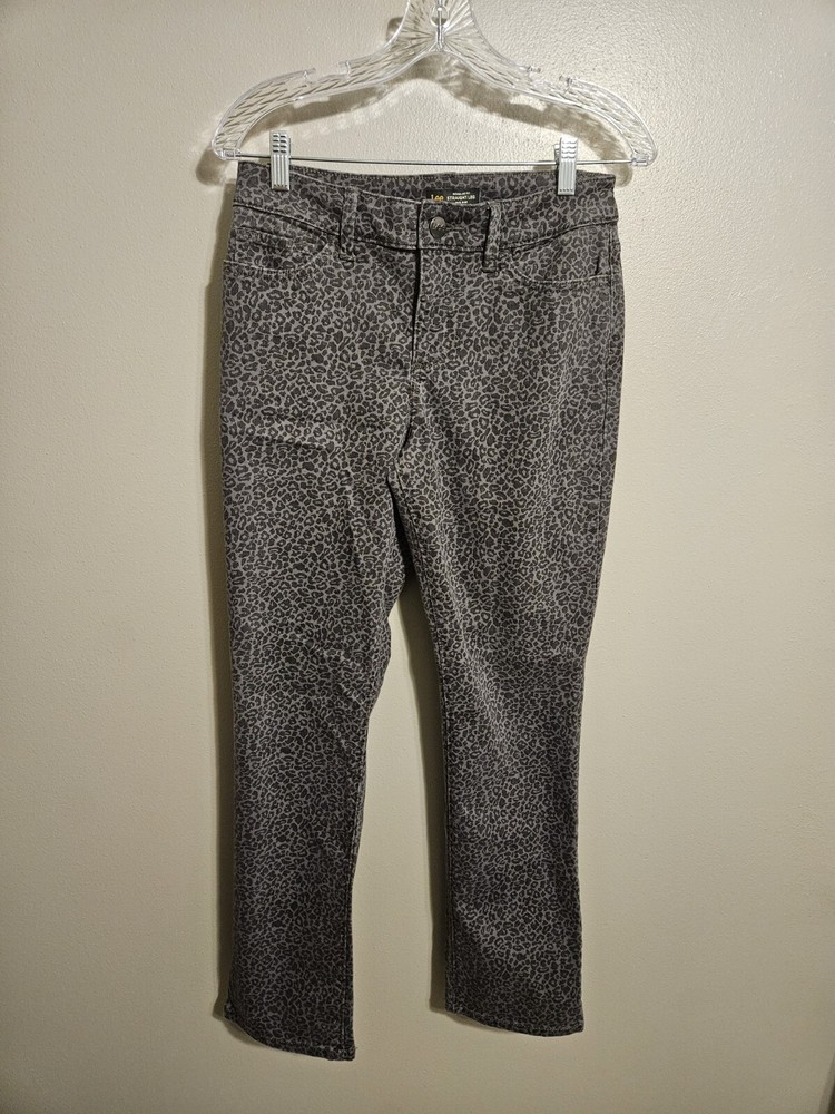 Lee Women's Regular Fit Mid Rise Straight Leg Gray Leopard Print Size 8 M