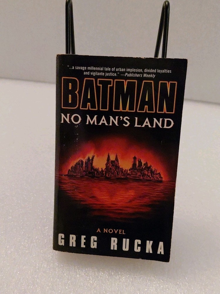 Batman No Man’s Land, Greg Rucka