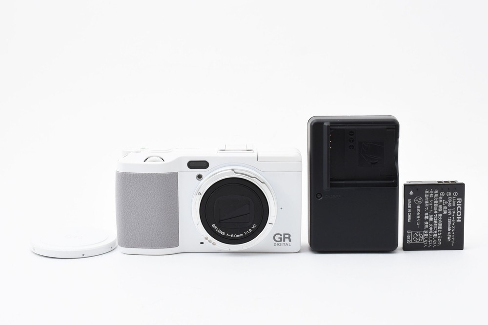 [3728 Shots] Ricoh GR Digital IV White 10.4MP Digital Camera  JAPAN [Near Mint]