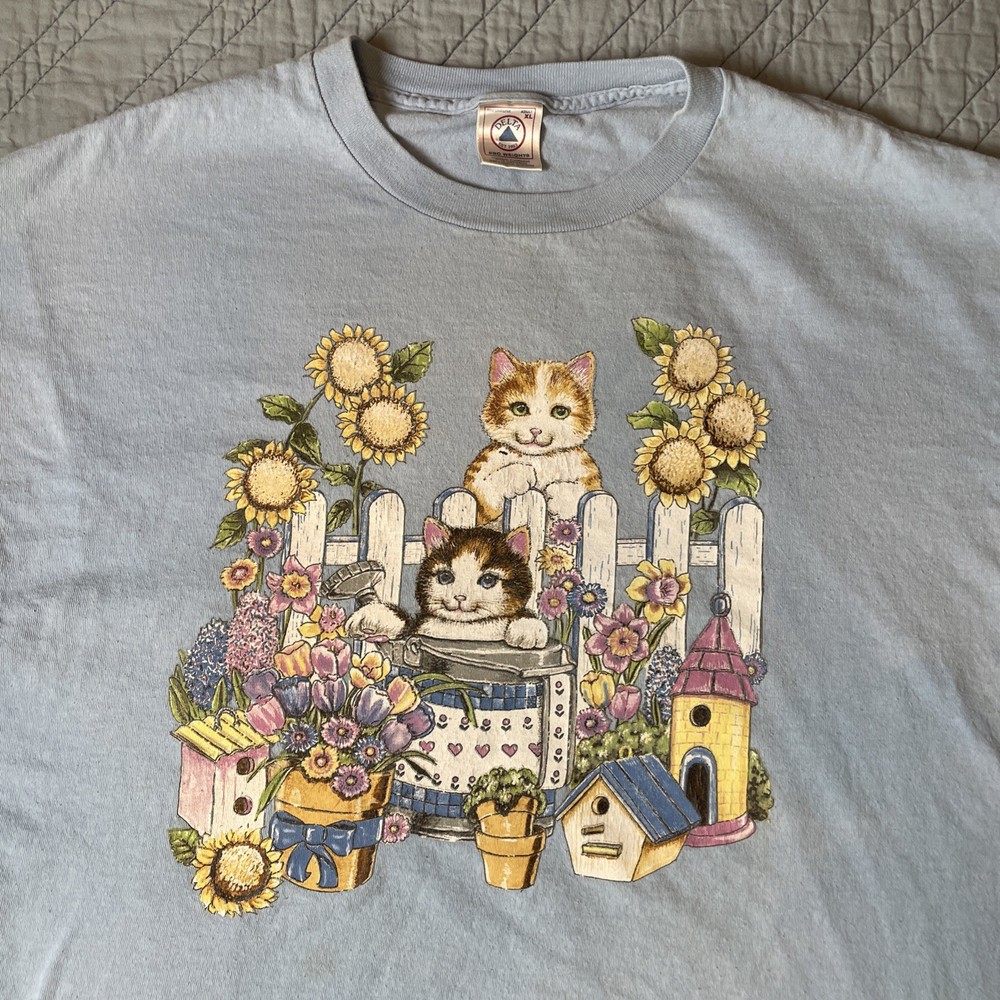 Vintage Cat Cats T-Shirt Mens XL Flowers Birdhouses Picket Fence  90s Tee