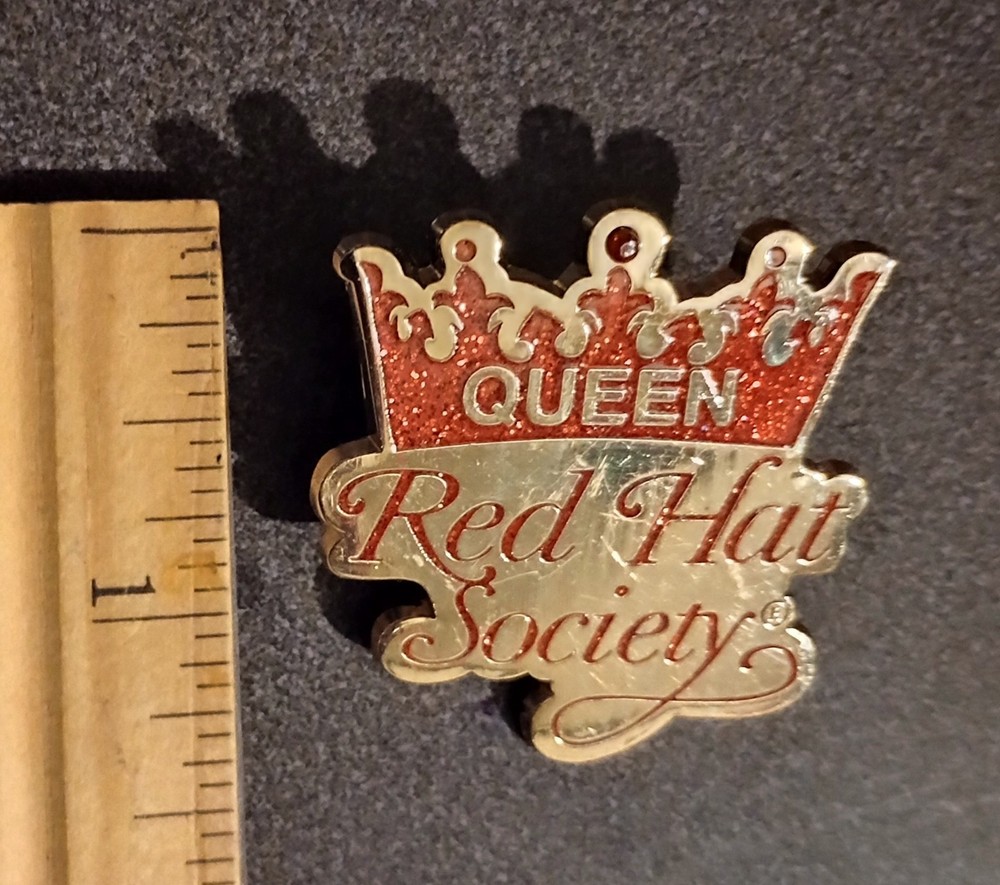Queen Red Hat Society Red Gold Tone Enamel Lapel Pin Vintage Collectible A-4