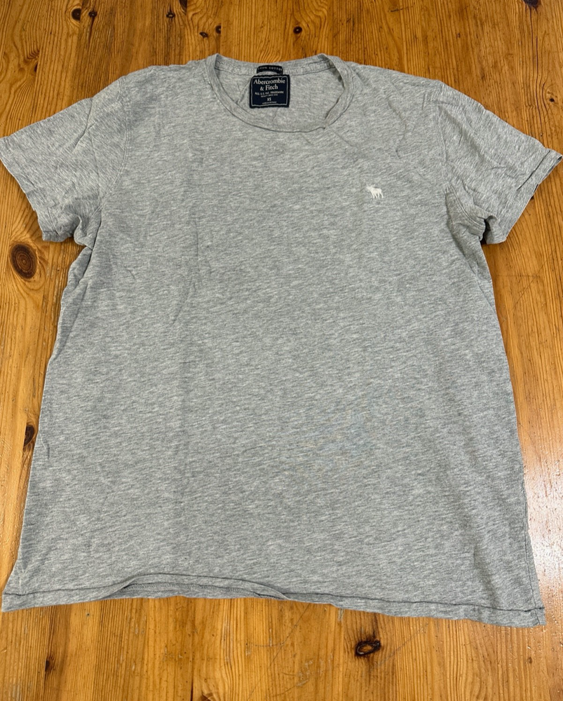 Abercrombie & Fitch Men T-Shirt XS Gray Cotton Slim Fit Embroidered Logo *Hole