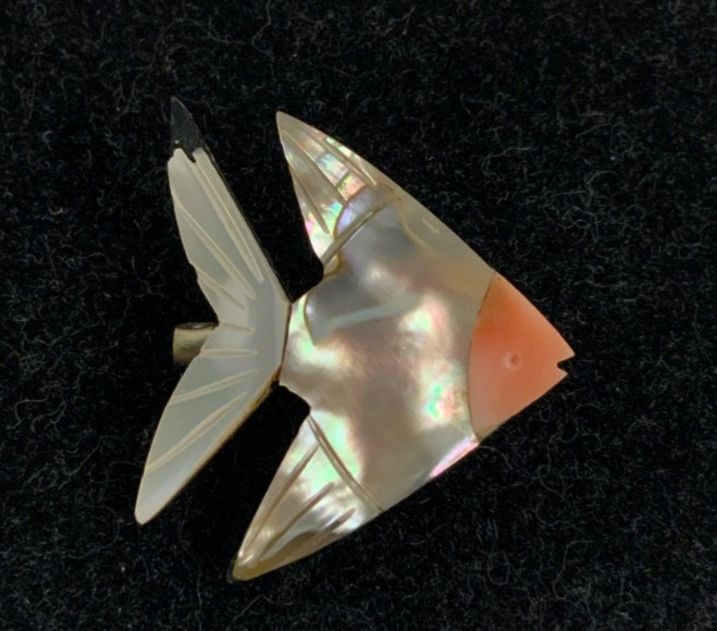 PIN Vintage ANGEL FISH w ABALONE Shell Mother of Pearl MOP Plastic Brooch