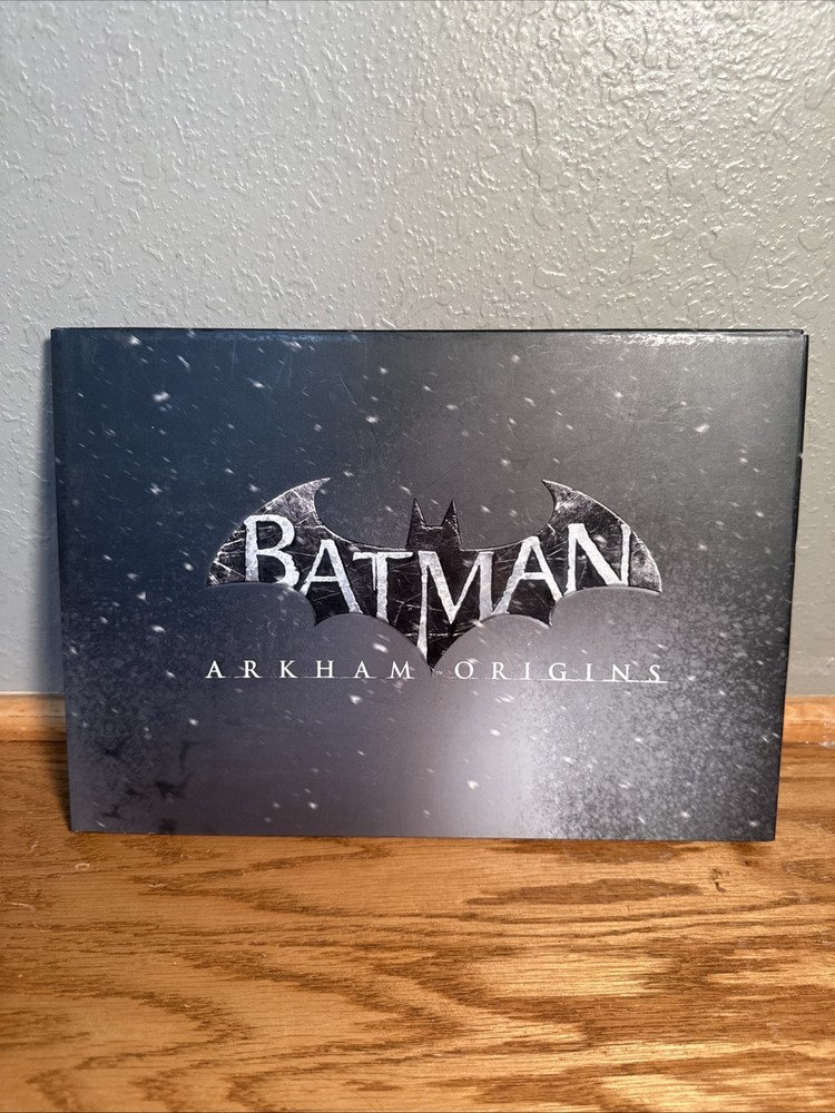 Batman Arkham Origins Collector's Edition ARTBOOK Hardcover Wayne Family Photo