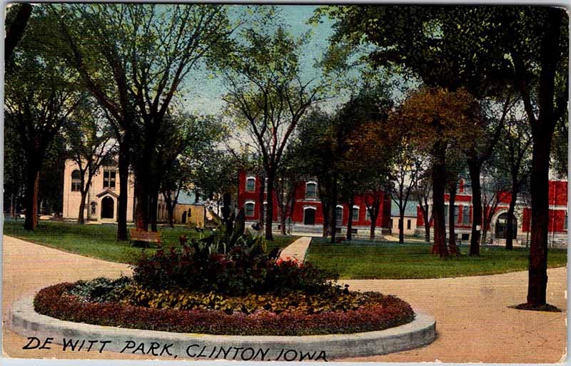 Postcard BUILDING SCENE Clinton Iowa IA m/09 AO7659