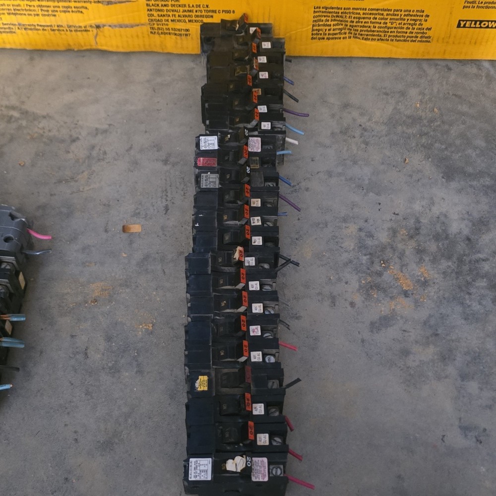 Federal Pacific 20A Single Pole Circuit Breakers , Plug-In