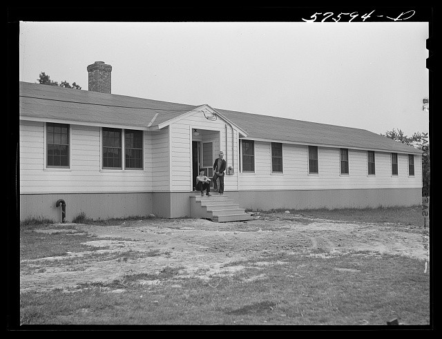 Photo:Groton Connecticut 1941 Defense Industry Workers Dormitory FSA