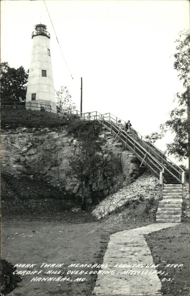 RPPC Hannibal MO Mark Twain Memorial Light House unused real photo postcard