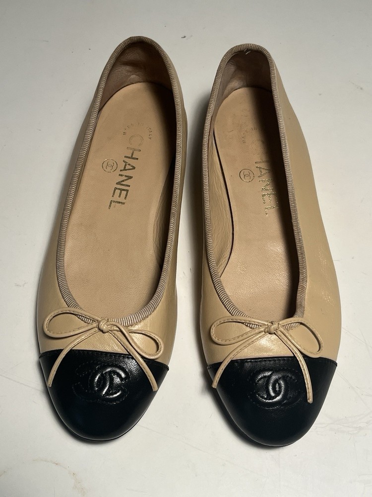 Chanel Beige Black Ballet Flats Size 35.5