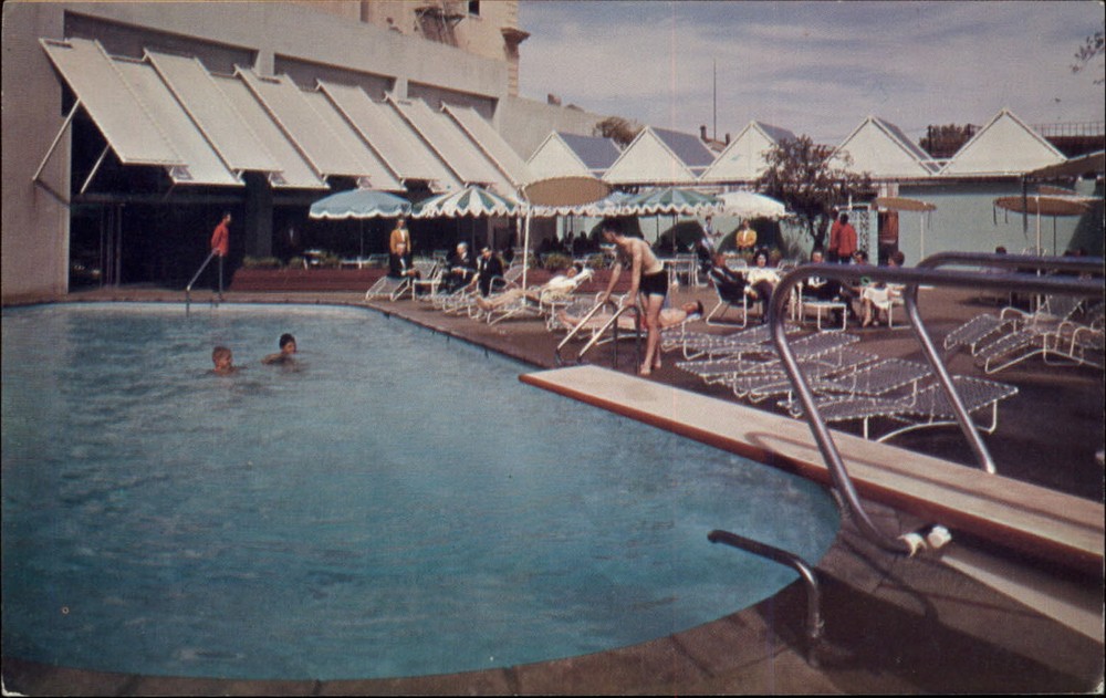 Hotel Californian ~ Fresno California ~ swimming pool ~ 1950s postcard sku043