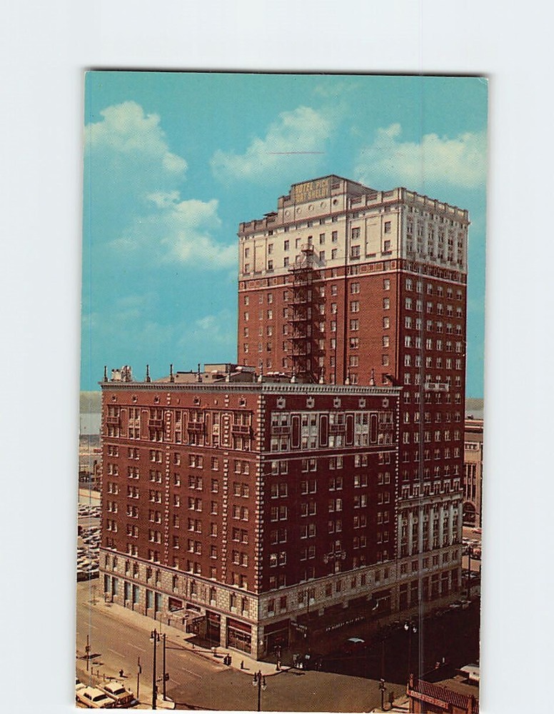 Postcard The Pick-Fort Shelby Detroit Michigan