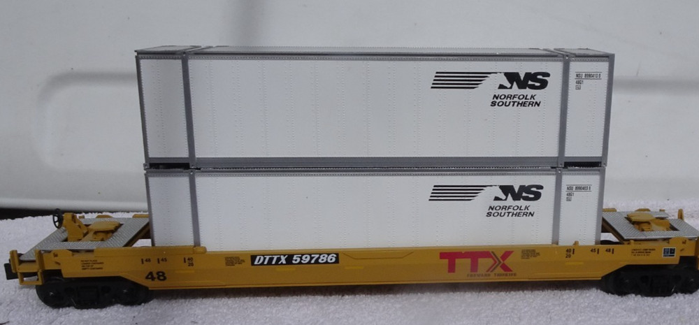 MTH-Rail Norfolk - Northern Stack Car w/Containers  O-Scale  NO BOX