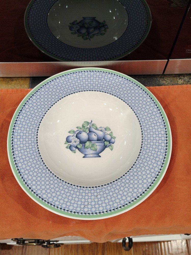 Villeroy & Boch PROVENCE CASSIS Rim Soup Plate 9.5” Germany Blue & Green
