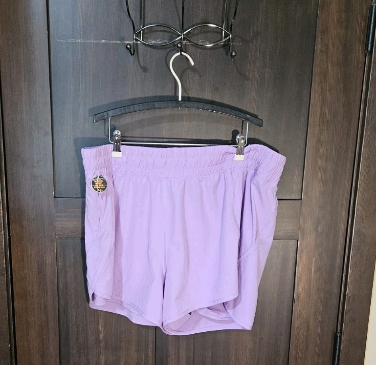 NWOT Avia Women's Lilac Purple Lined Athletic Shorts Zip Pocket Size 2XL XXL  20