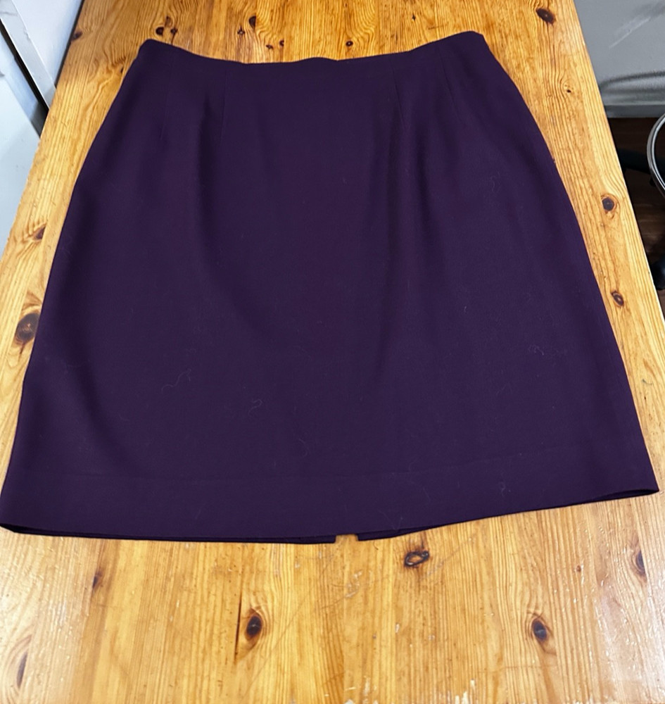 Vintage Gianni Woman Pencil Skirt Purple 100% Pure Wool Size 18 Made un USA
