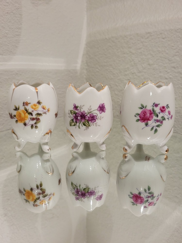 Vintage INARCO Hand Painted Floral White Porcelain 3-Footed Egg Vase 3¼