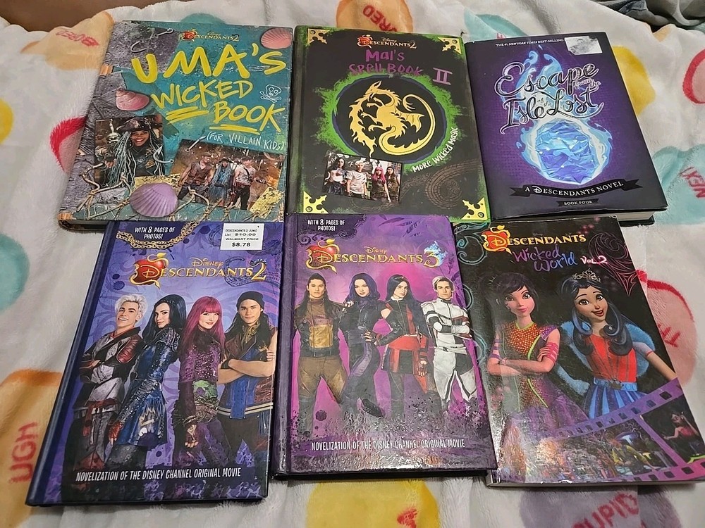 Lot Of 6 Descendants Mal’s Spell Book 2 Umas Wicked Book Novel Disney HC And PB