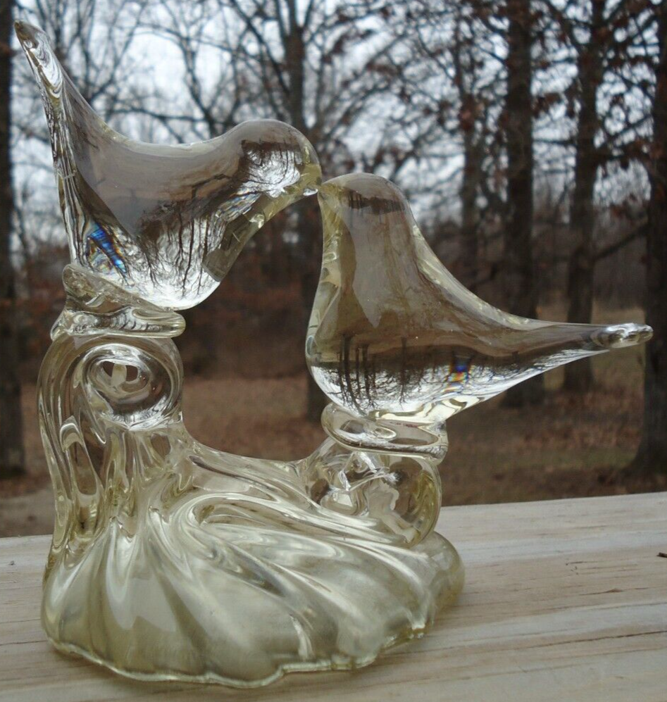Romantic Kissing Love Birds Art Glass Sculpture Signed by Great City Traders  