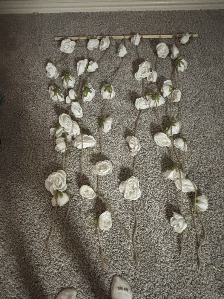 Artificial Silk Rose Flower Garland Wall Decor, White Green Floral Arrangement