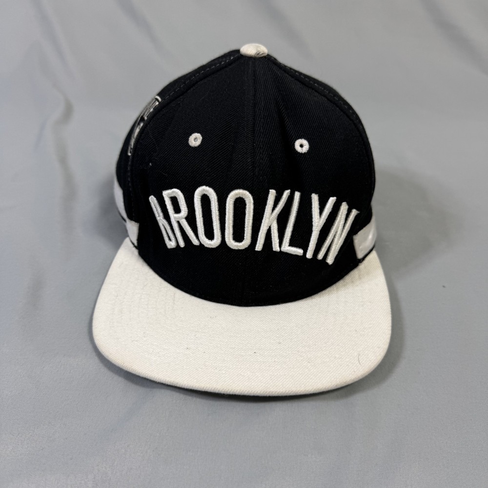 Brooklyn Nets Hat Cap Snap Back Black White NBA Basketball Mens Script Nostalgia