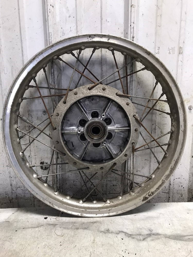 79 Suzuki GS1000 GS 1000 Rear Back Rim Wheel Straight