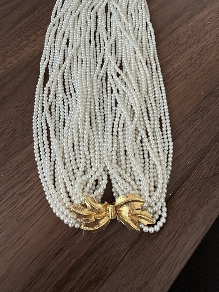 Alice Caviness multi strand bead necklace chunky clasp