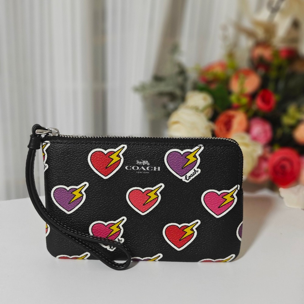 New Coach Corner Zip Wristlet Heart Bolt Print Black CW857 $88