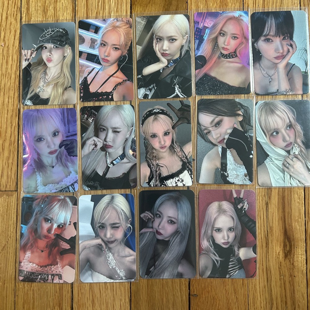 VIVIZ 'VERSUS' Official Photocards / Exclusive Photocards