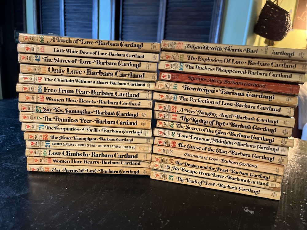 LOT OF 30 Barbara Cartland Romance Novel Paperback Bantam VTG 70s Summer Read