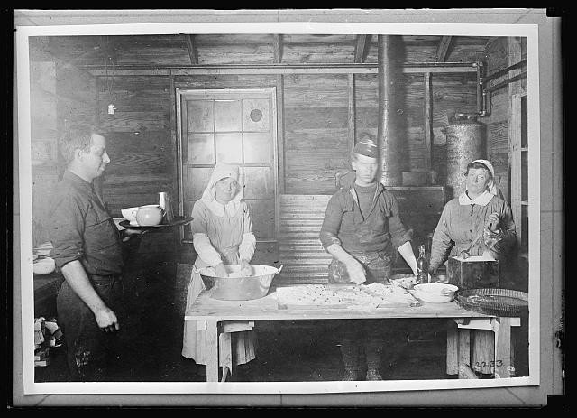 France 1918 American Red Cross Canteen Workers Diet Kitchen Aviation Camp