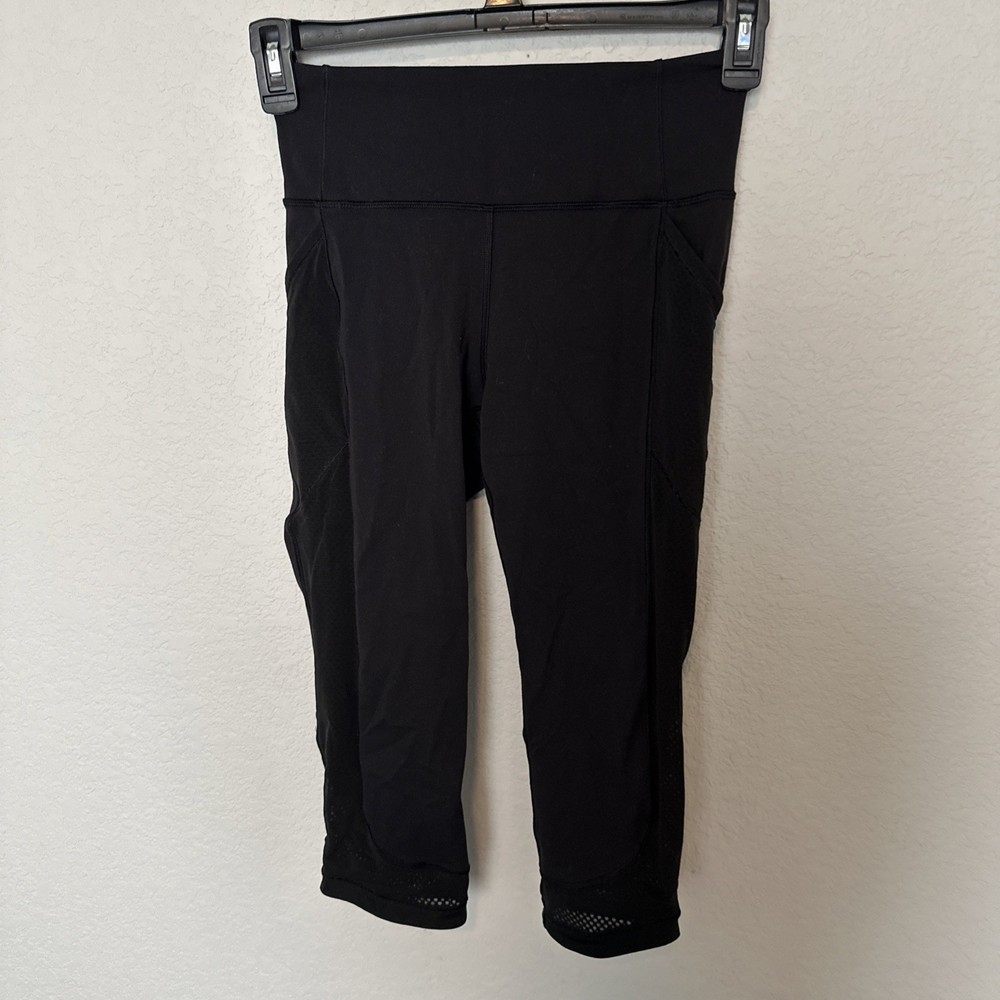 Lululemon Black 3/4 Leggings Pants High Rise Cropped Size 6 Workout Running