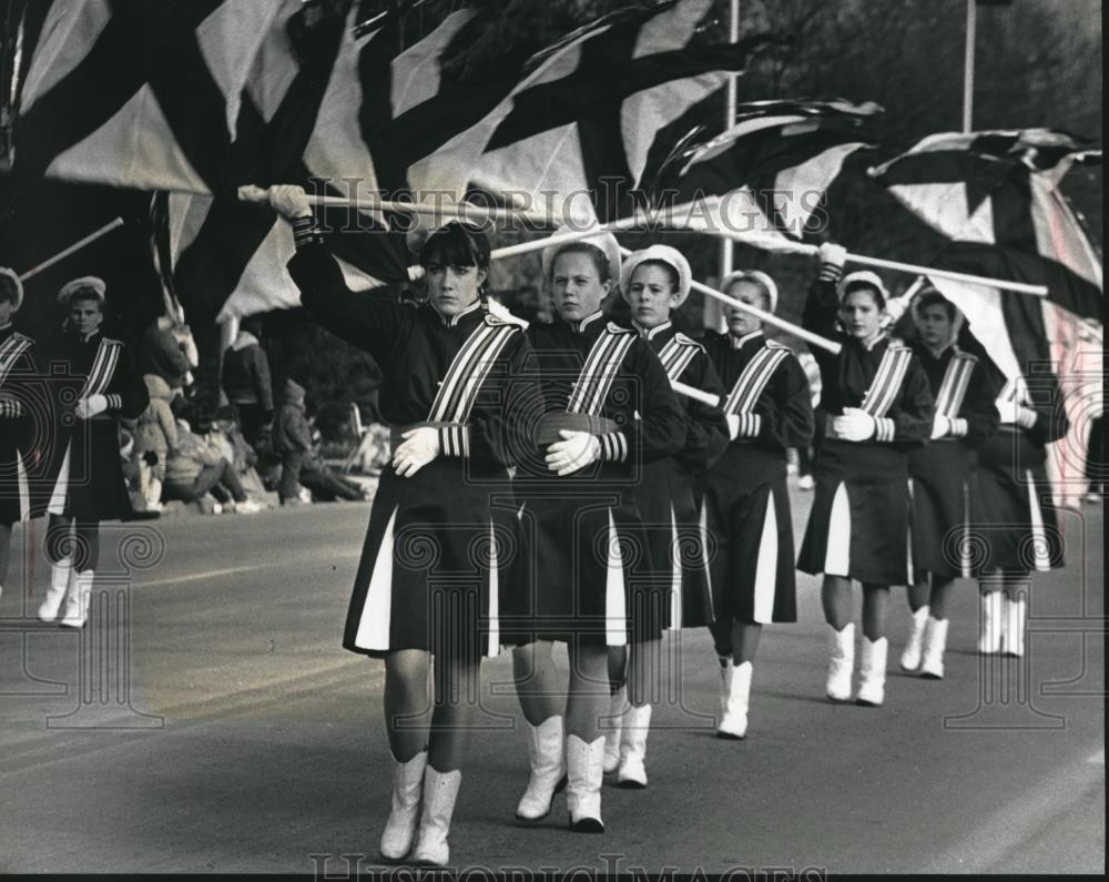 1992 Press Photo Menomonee Falls High School Marching Band Flag Line on Parade