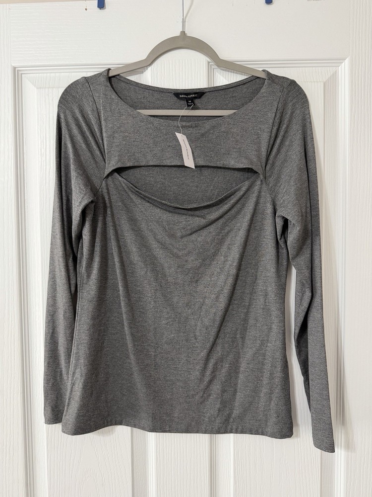 NWT Banana Republic Gray Knit Long Sleeve Scoop Neck Blouse Size M